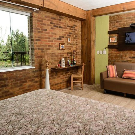 Bina'S Haus Pousada, Cafeteria E Atelier Нова-Петрополис Экстерьер фото