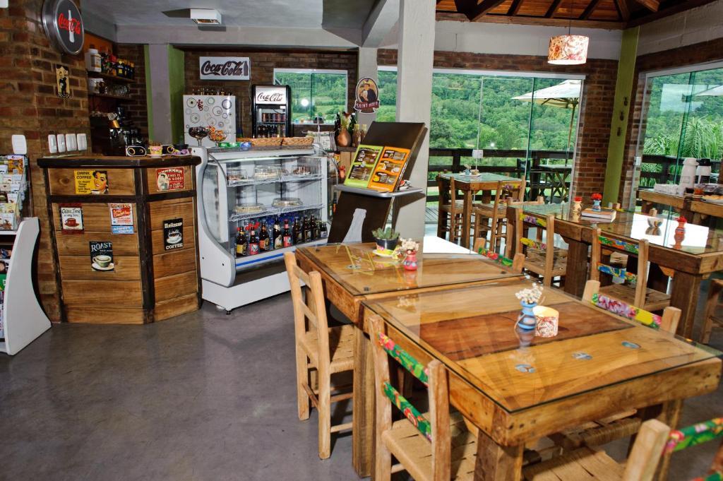 Bina'S Haus Pousada, Cafeteria E Atelier Нова-Петрополис Экстерьер фото